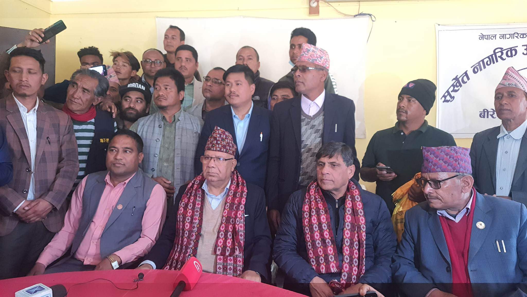 राष्ट्रियता र लाेकतन्त्रकाे पक्षमा बाेल्नेहरु एकठाउँमा छाैं : माधव नेपाल